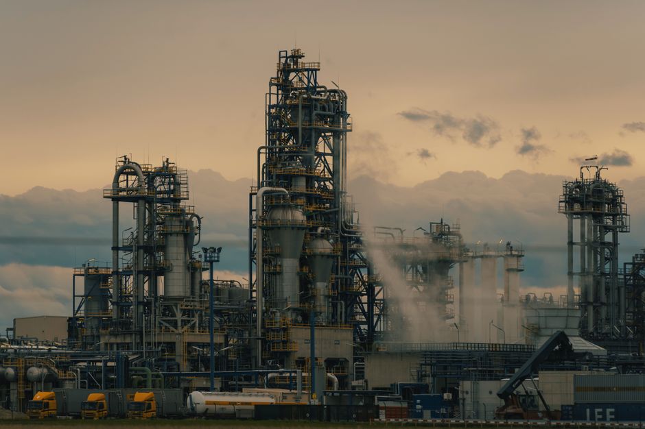 An oil refinery representing high-paying specialized CPA industry sectors