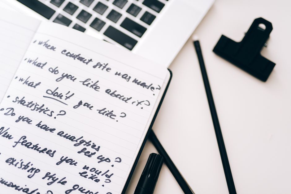 Notebook with questions about cloud accounting software