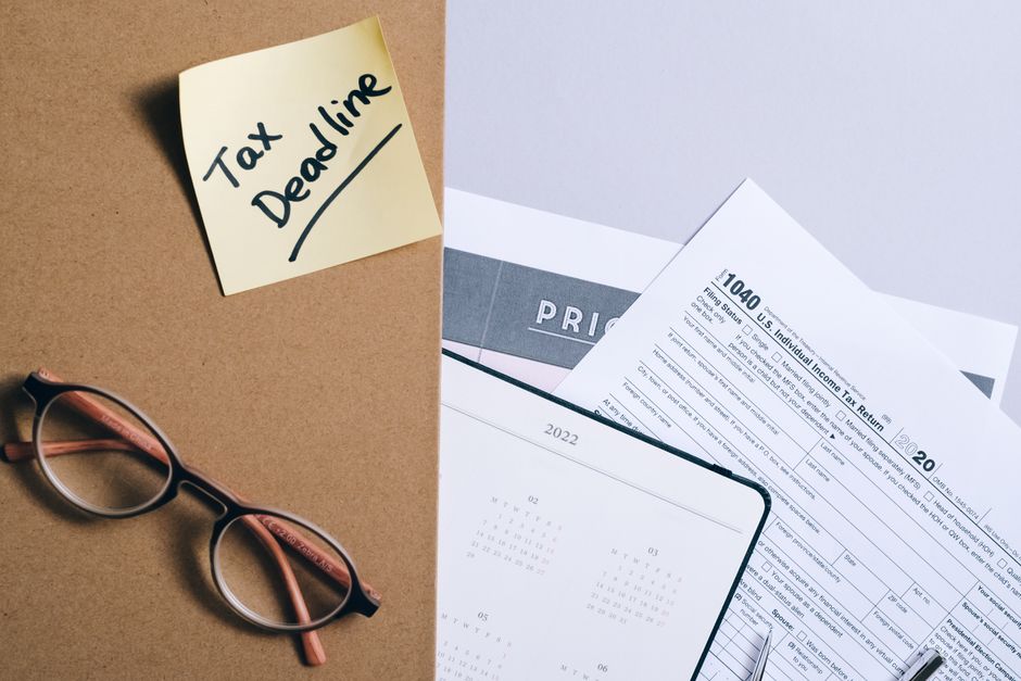 Tax compliance calendar showing the 2026 effective date for mandatory crypto cost basis reporting